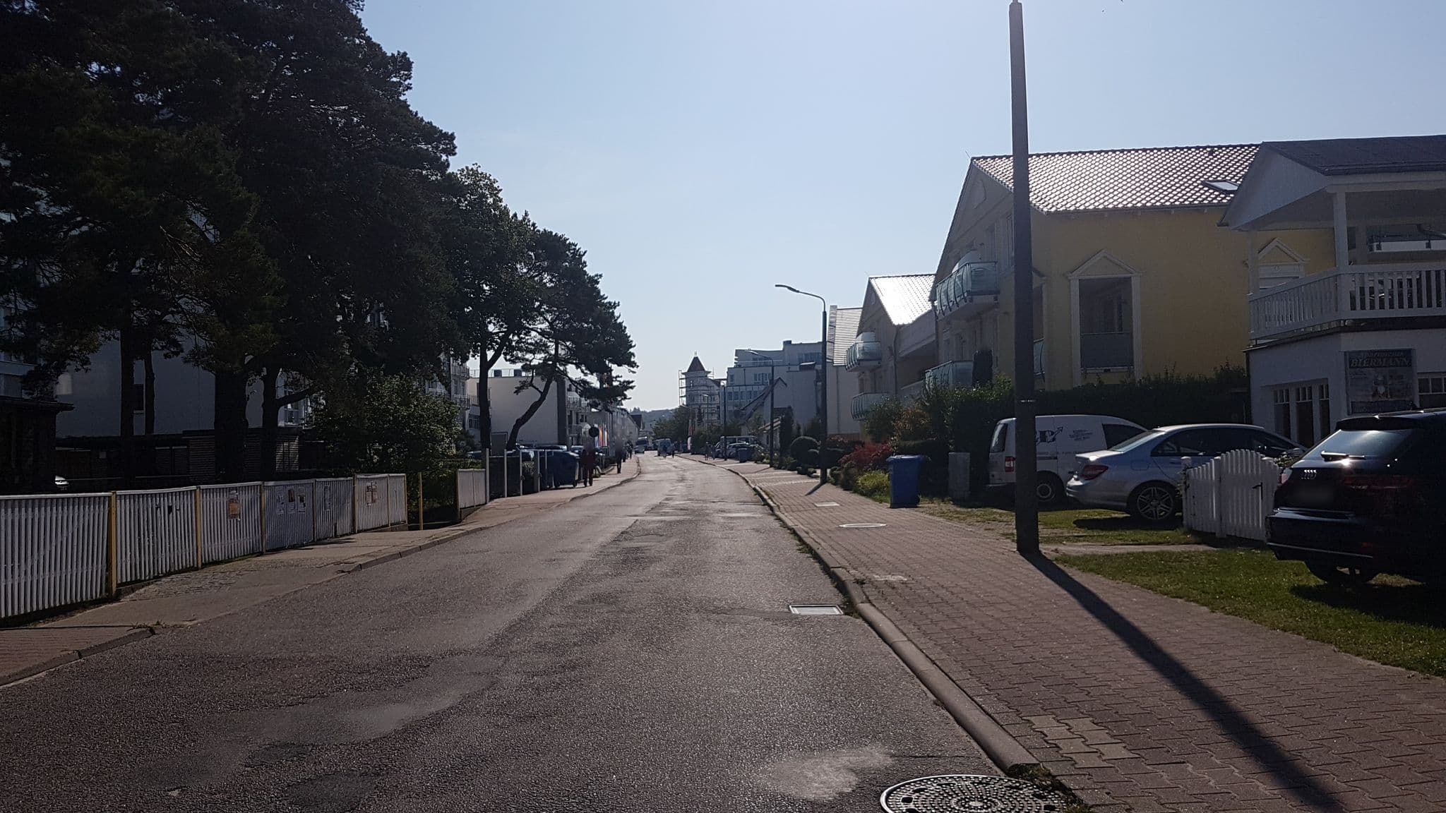 Street view near Biermann Apartments, Ostseebad Binz — © snowdiver (CC BY-SA · Mapillary)