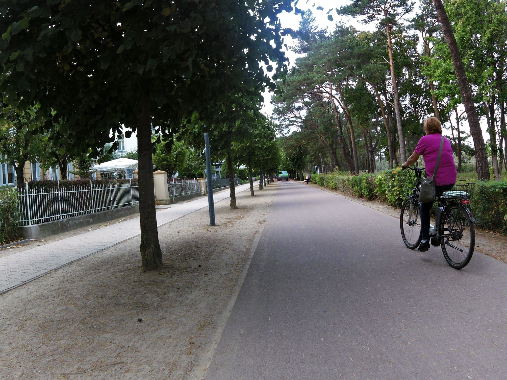 Street view near Ferienwohnungen Ahlbeck USE 2510, Seebad Heringsdorf — © zoegglmeyr (CC BY-SA · Mapillary)