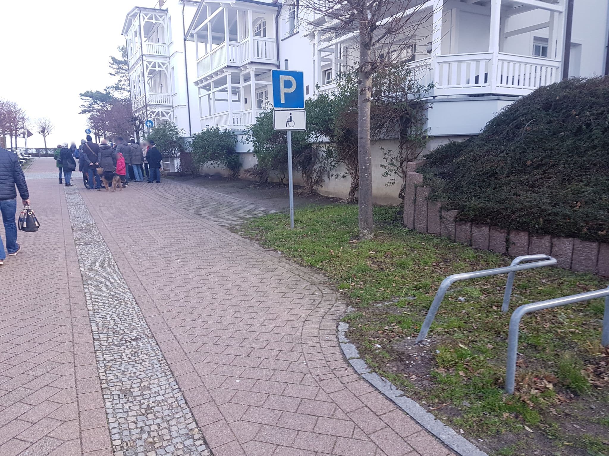 Street view near Meerblick-Appartement Villa Gudrun, Ostseebad Binz — © changchun1 (CC BY-SA · Mapillary)