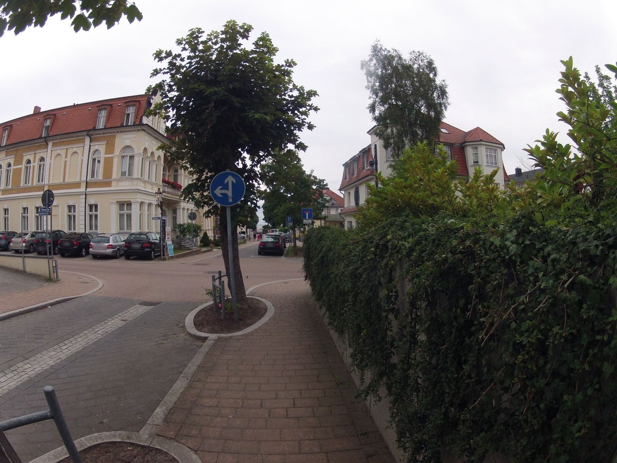Street view near Hotel Villa Auguste Victoria, Seebad Heringsdorf — © fahrradfahrer (CC BY-SA · Mapillary)