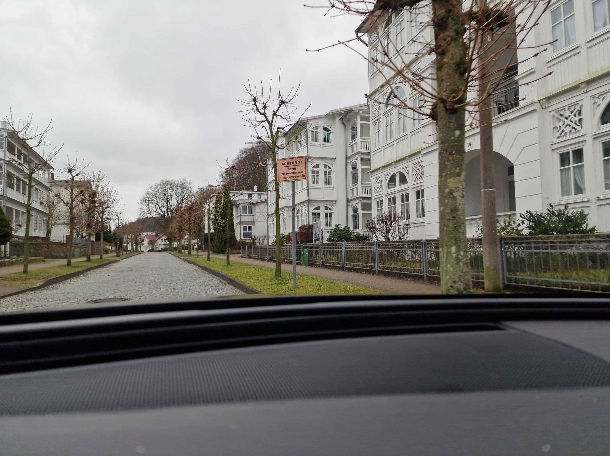 Street view near Parkvilla Mathilde by Callsen, Ostseebad Binz — © atpl_pilot (CC BY-SA · Mapillary)