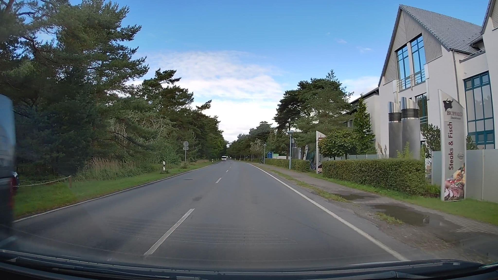 Street view near DEB 021 Hotel in Juliusruh auf Rügen, Wiek — © hendel (CC BY-SA · Mapillary)