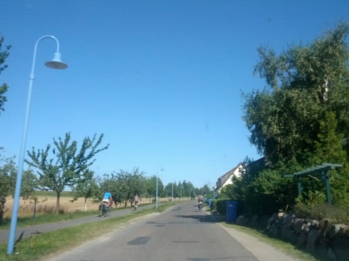 Street view near Hus Sünnschien, Ostseebad Göhren — © zoegglmeyr (CC BY-SA · Mapillary)