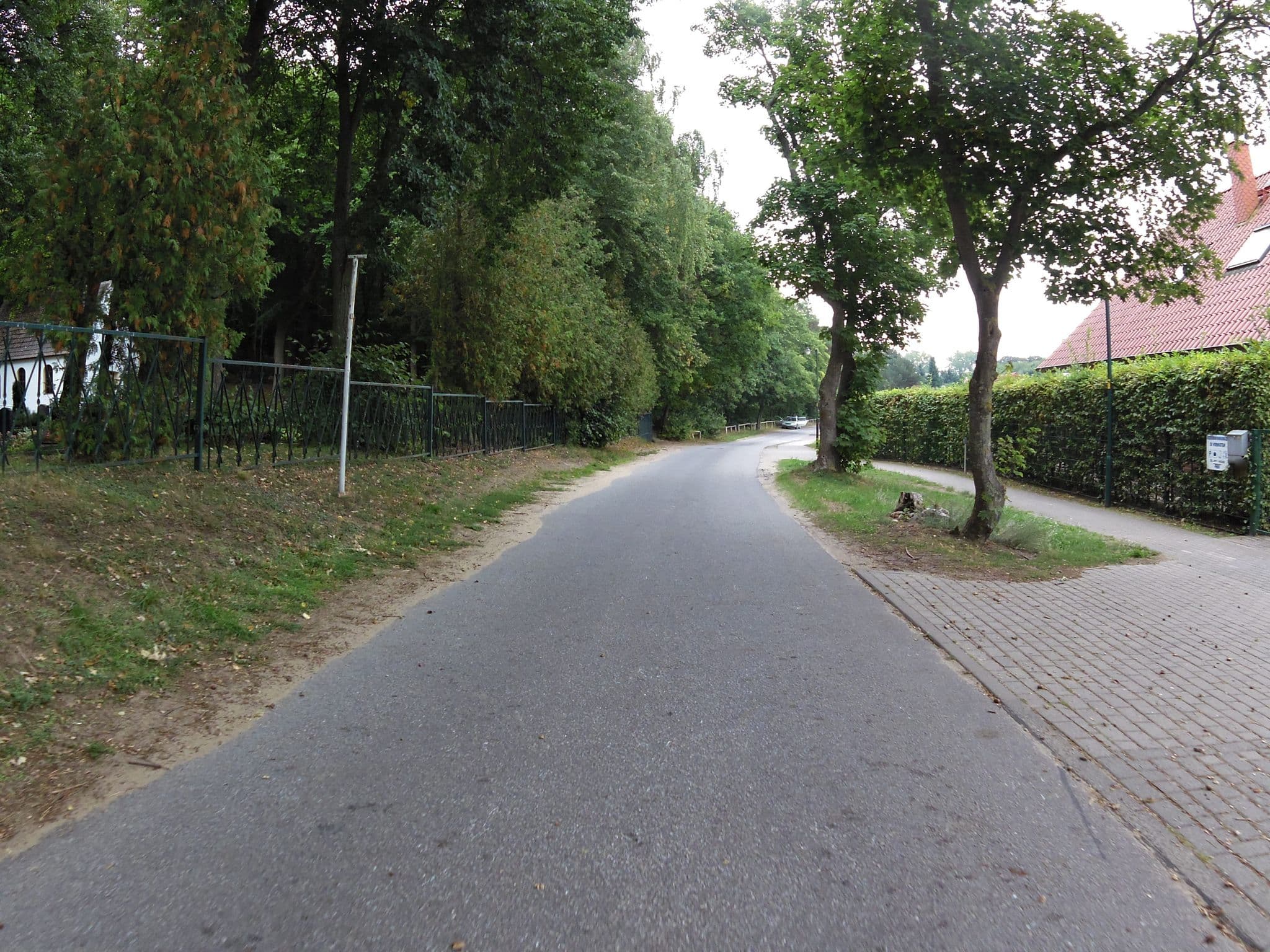 Street view near Waldsiedlung Kontraste, Seebad Heringsdorf — © zoegglmeyr (CC BY-SA · Mapillary)