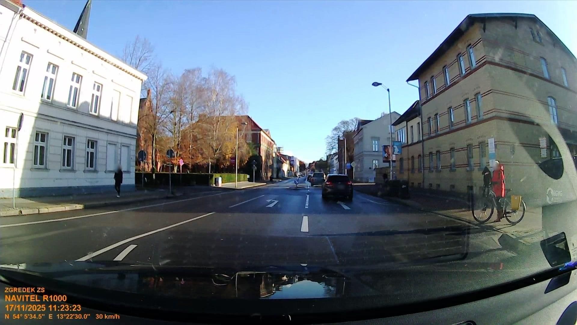 Street view near Ferienwohnungen Ferienhäuser fewo-team, Universitäts- und Hansestadt Greifswald — © d3mol3k (CC BY-SA · Mapillary)