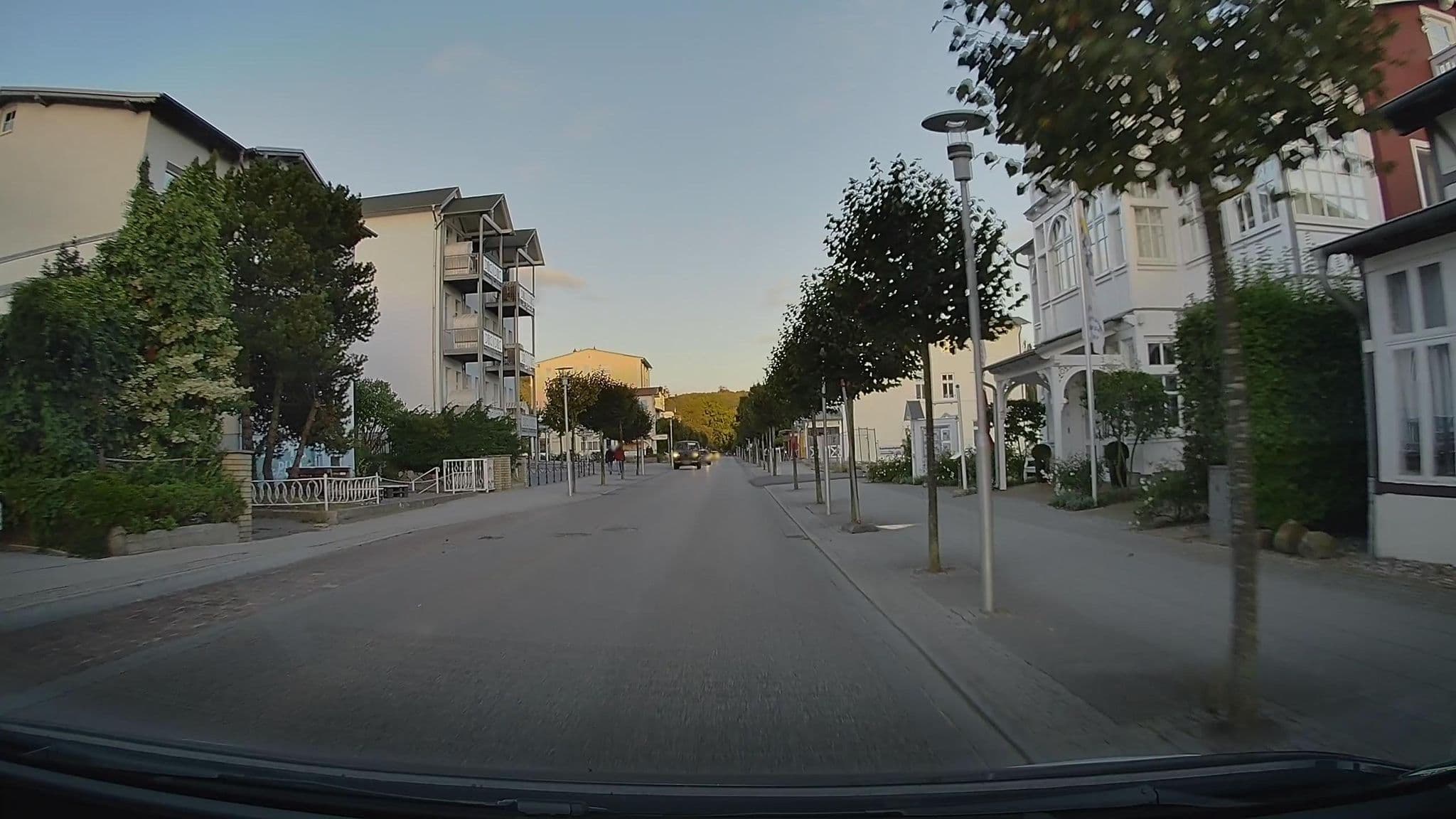 Street view near Ostseeappartements Rügen, Sellin — © hendel (CC BY-SA · Mapillary)