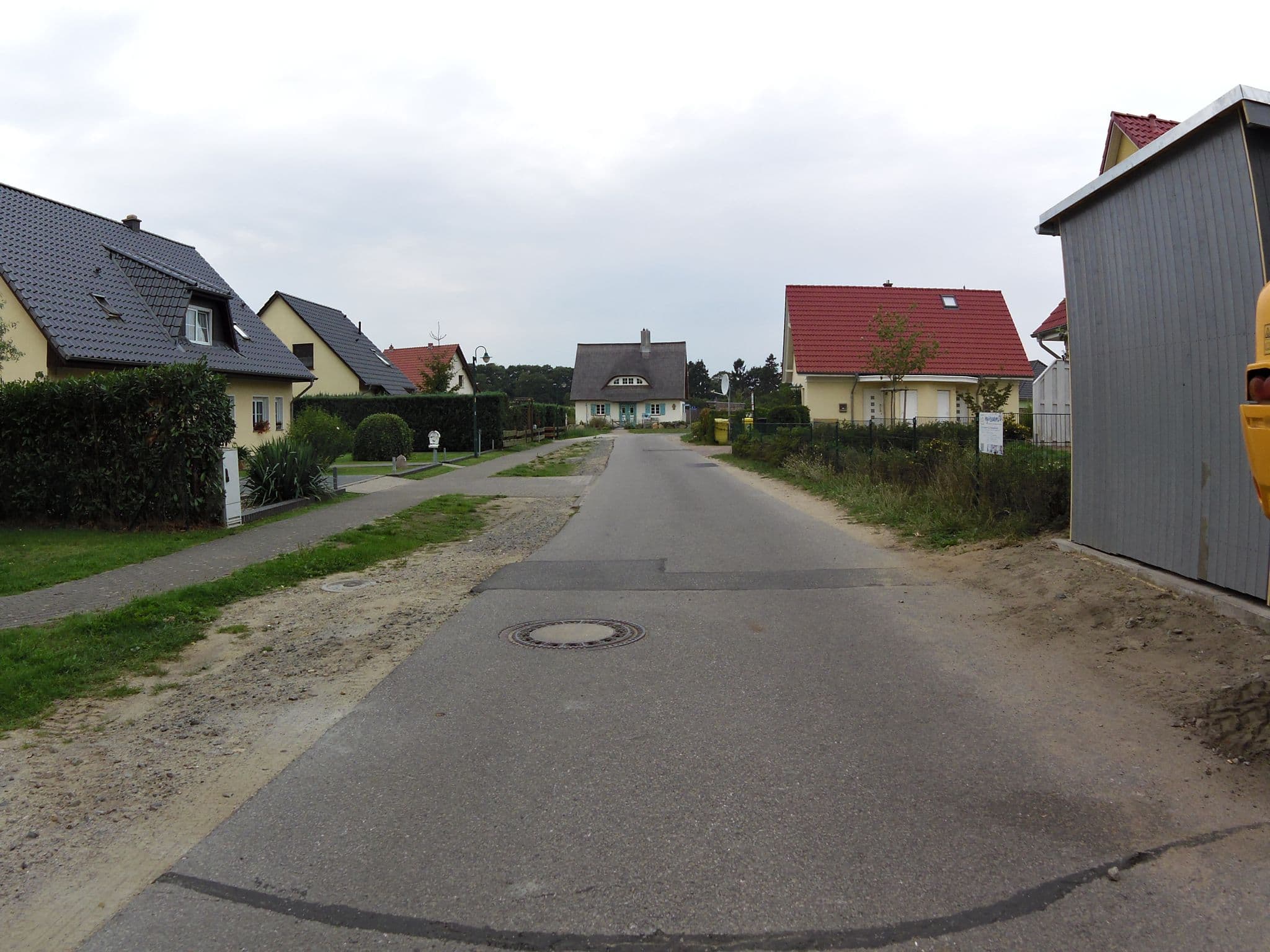 Street view near Waldsiedlung DHH Waldhaus 6, Seebad Heringsdorf — © zoegglmeyr (CC BY-SA · Mapillary)