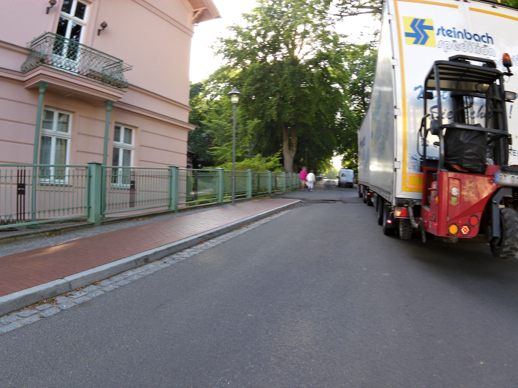 Street view near Villa Verdandi, Seebad Heringsdorf — © zoegglmeyr (CC BY-SA · Mapillary)