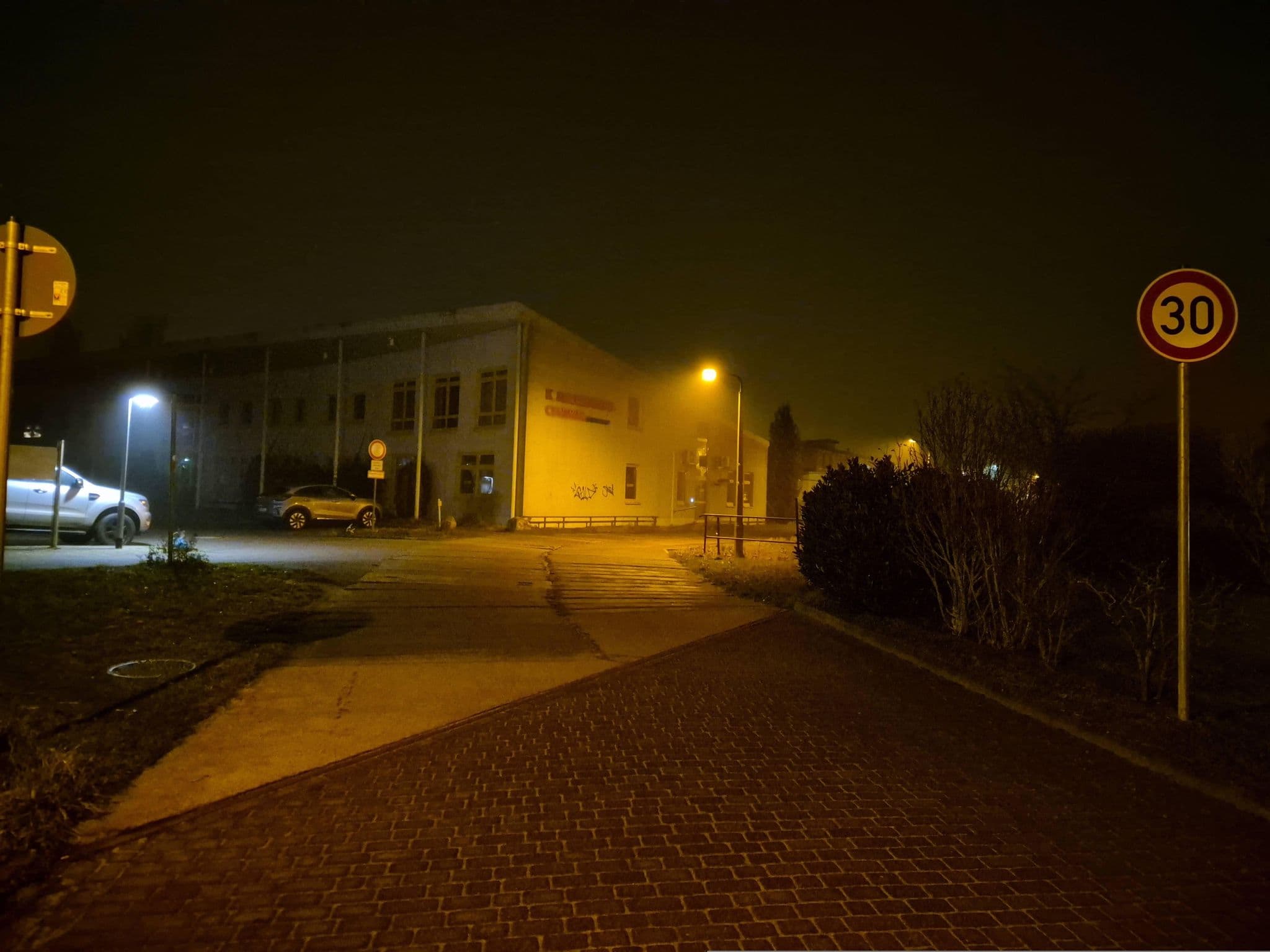 Street view near Creativhaus-Hotel, Universitäts- und Hansestadt Greifswald — © jacobbraeutigam (CC BY-SA · Mapillary)