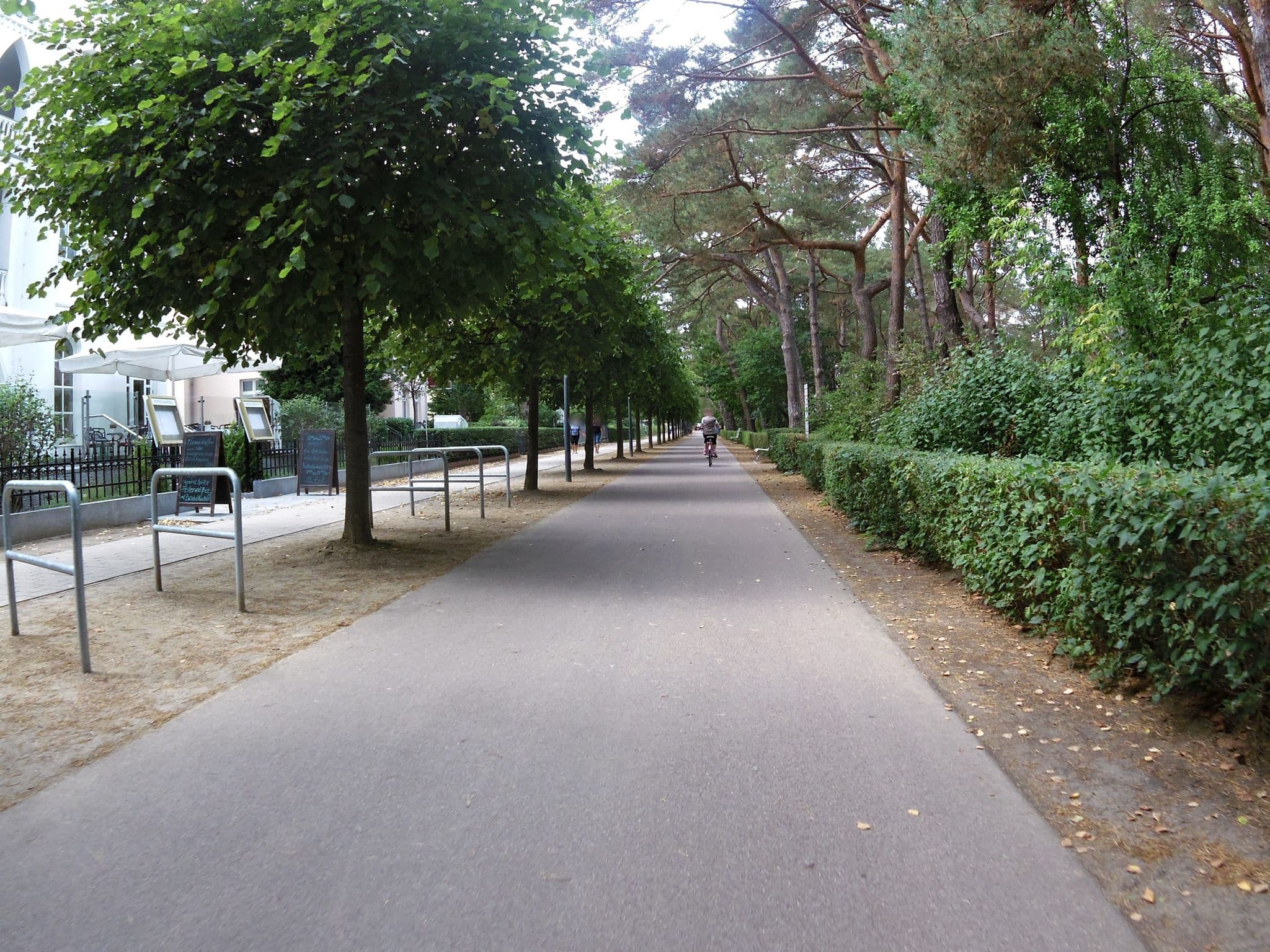 Street view near Haus Sabine - Ferienwohnung Krist, Seebad Heringsdorf — © zoegglmeyr (CC BY-SA · Mapillary)