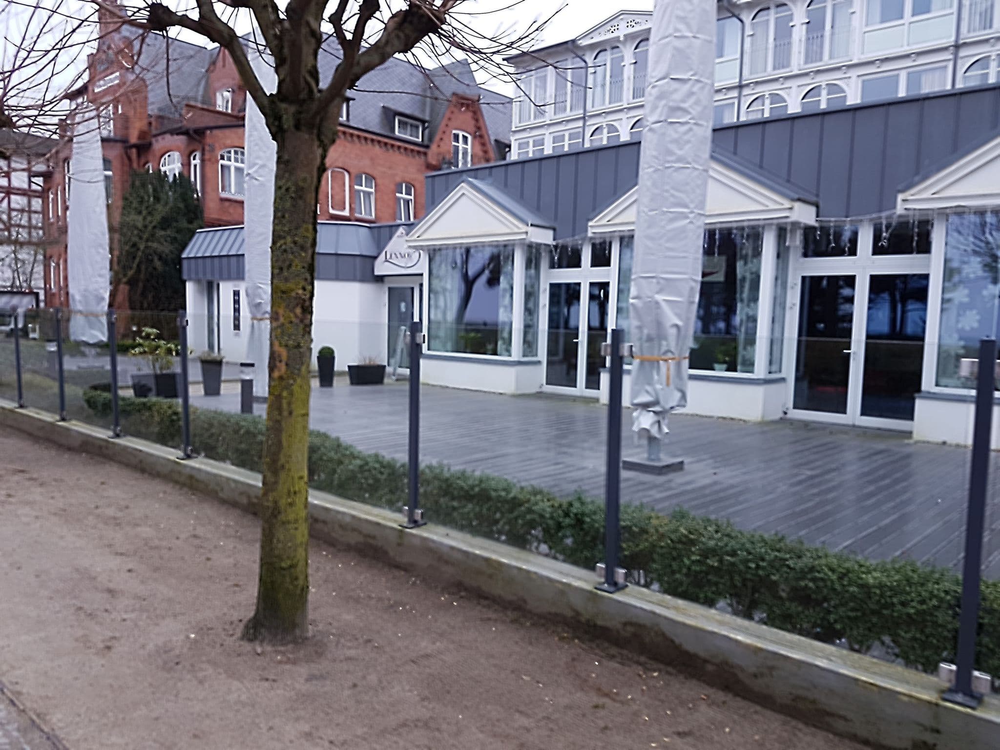 Street view near Strandvillen in Binz auf Rügen, Ostseebad Binz — © changchun1 (CC BY-SA · Mapillary)