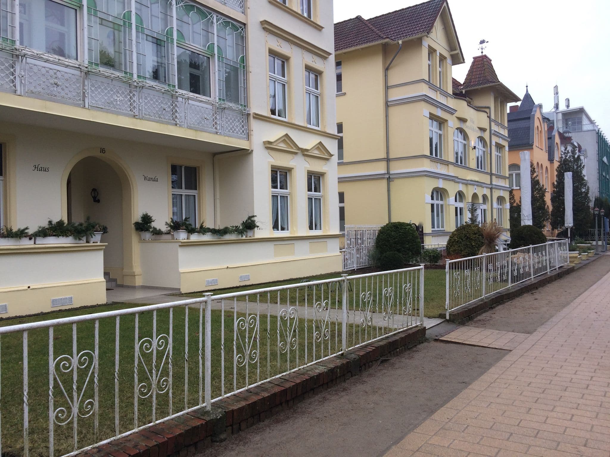 Street view near Haus-Wanda-App-03, Seebad Heringsdorf — © alexthegreat (CC BY-SA · Mapillary)