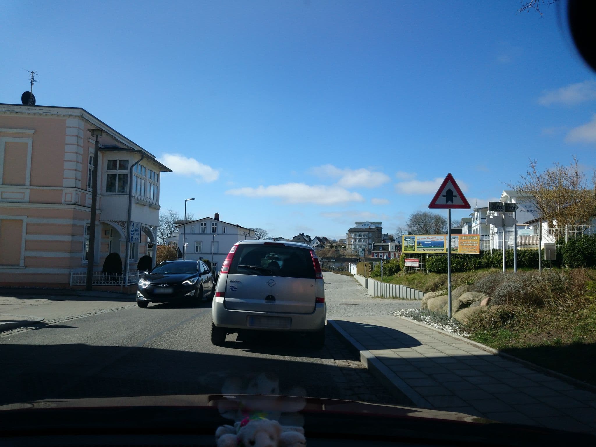 Street view near Villa am Wedding, Sassnitz — © jacobbraeutigam (CC BY-SA · Mapillary)