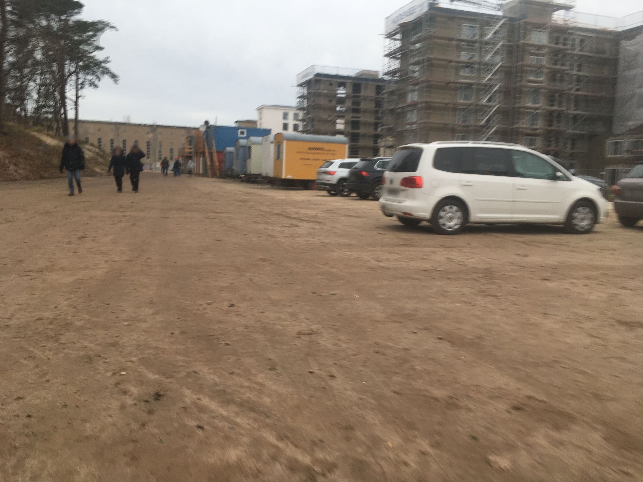 Street view near Strandperle bei Binz inkl 2x Parkplatz, Ostseebad Binz — © changchun1 (CC BY-SA · Mapillary)