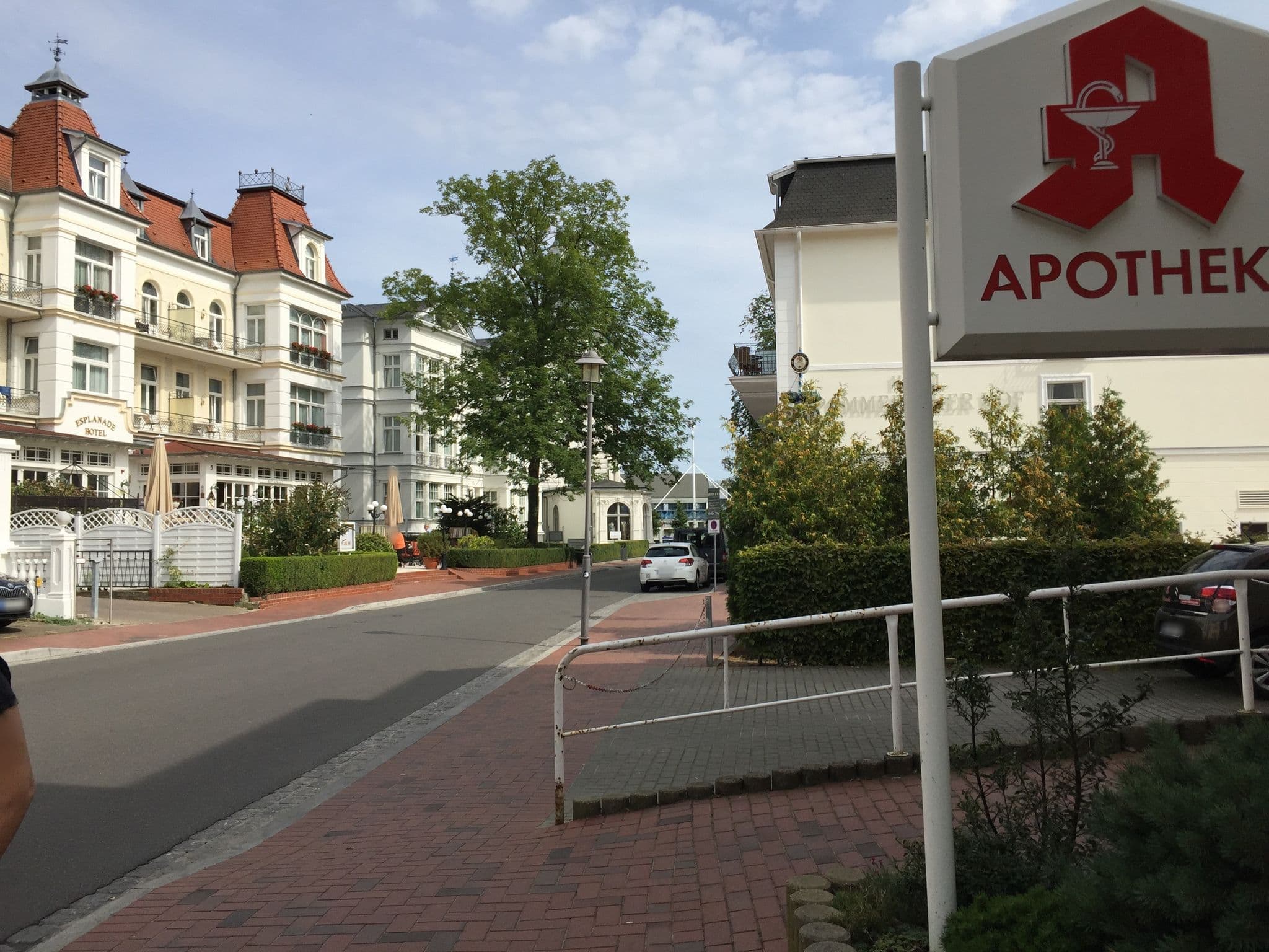 Street view near SEETELHOTEL Hotel Esplanade, Seebad Heringsdorf — © postgelb (CC BY-SA · Mapillary)