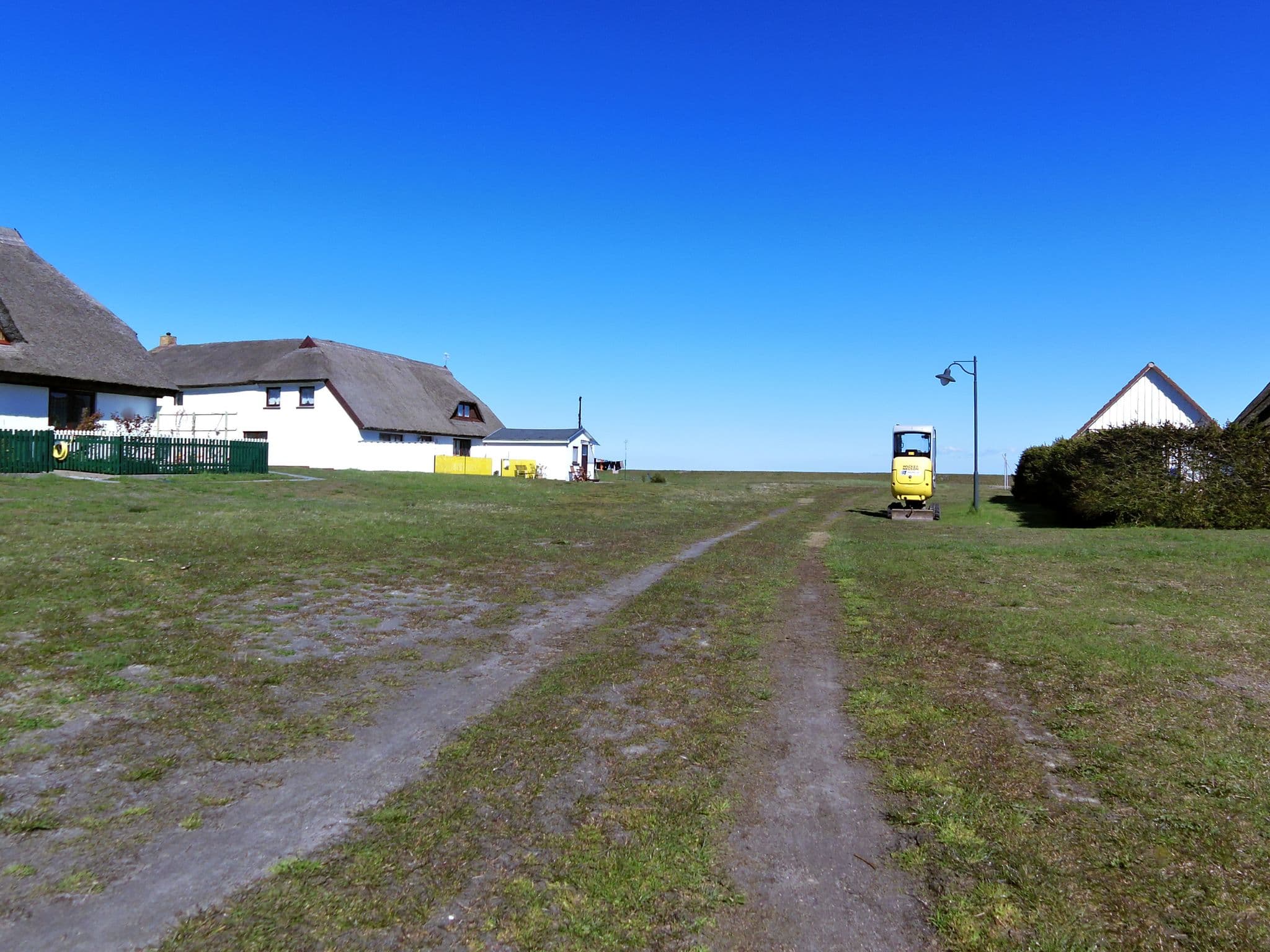 Street view near Pfau Gisela, Joachim Vermietung, Hiddensee — © zoegglmeyr (CC BY-SA · Mapillary)