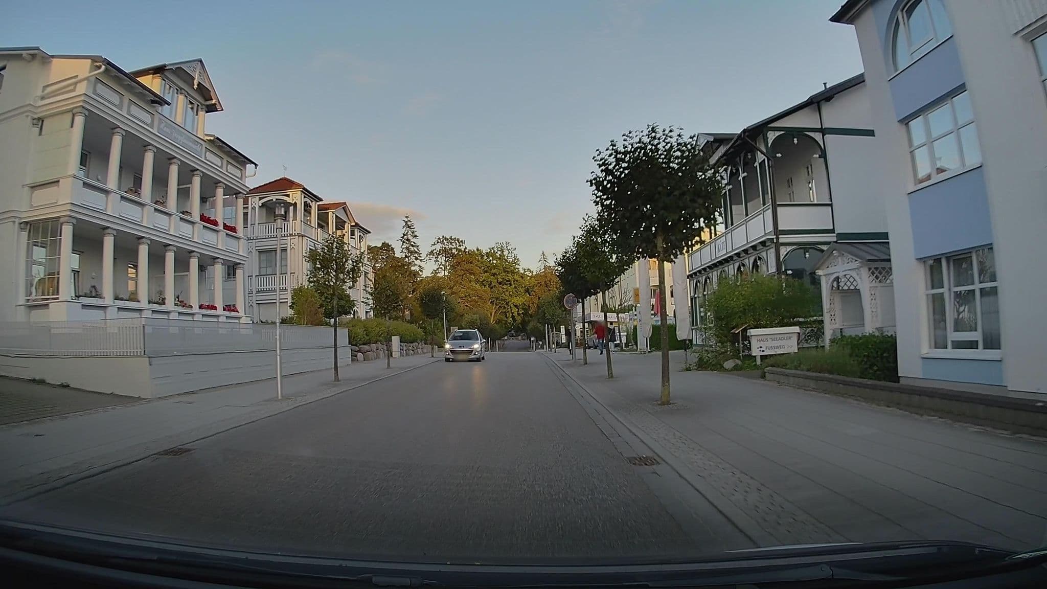 Street view near Villa Stolzenfels Pension, Sellin — © hendel (CC BY-SA · Mapillary)