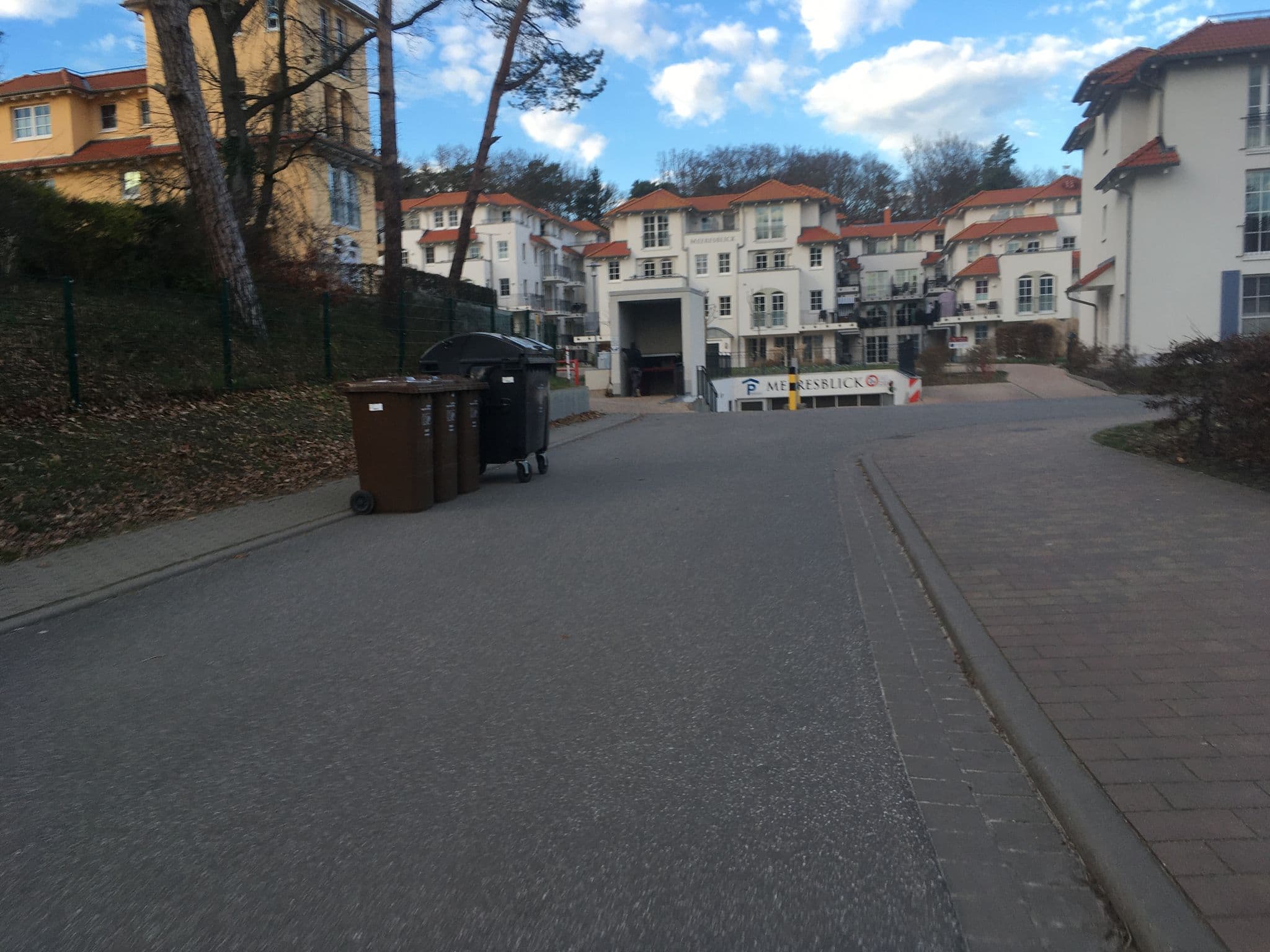 Street view near Baabe Grüne Düne Fewo Sommerfrische - 13, Sellin — © changchun1 (CC BY-SA · Mapillary)