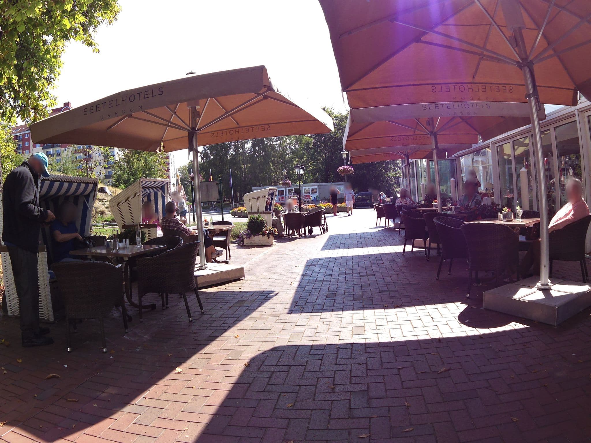 Street view near Seeschloss, Seebad Heringsdorf — © zoegglmeyr (CC BY-SA · Mapillary)
