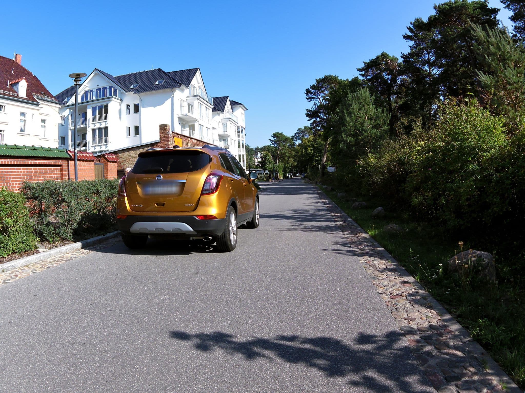 Street view near Villa Annelies Wohnung 2, Seebad Heringsdorf — © zoegglmeyr (CC BY-SA · Mapillary)