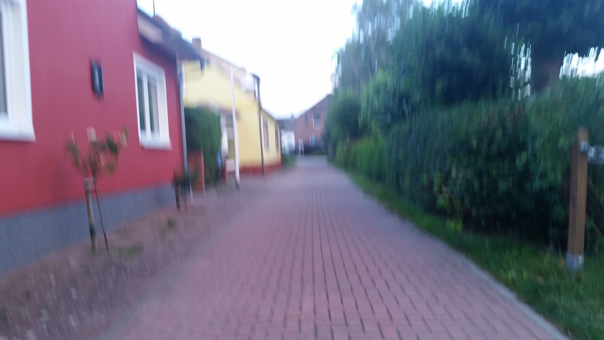 Street view near Ferienwohnung Boddenzander, Wiek — © u14183 (CC BY-SA · Mapillary)