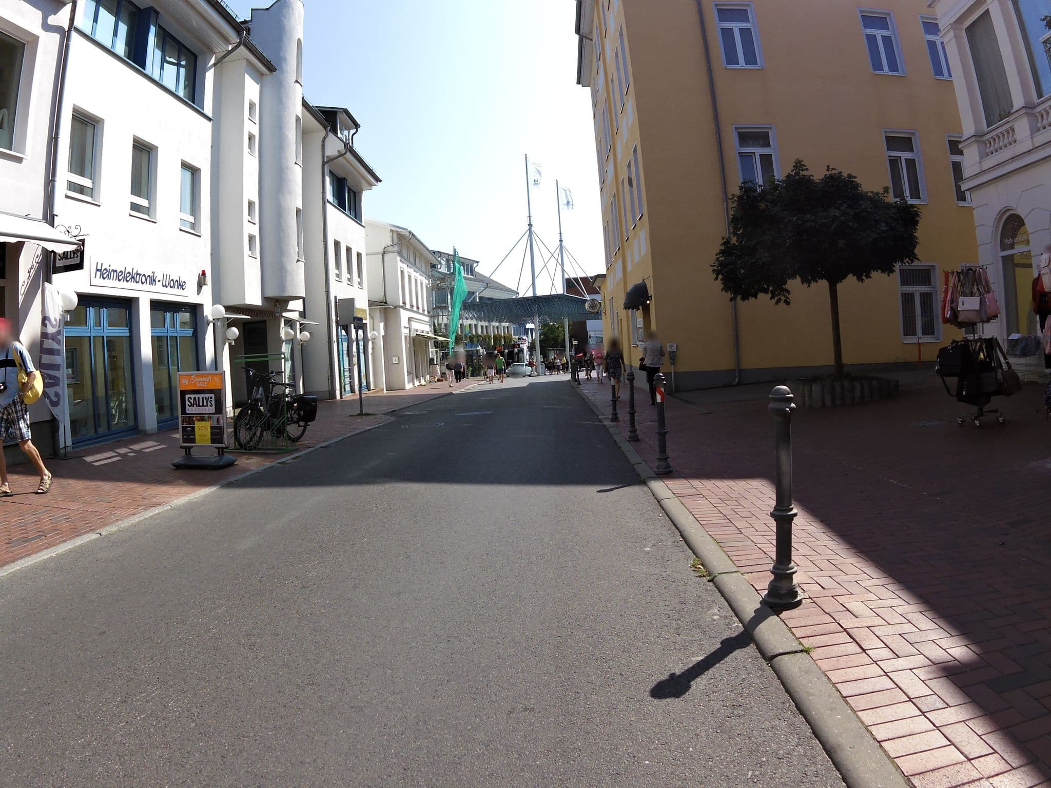 Street view near Apartment Westfalia 3, Seebad Heringsdorf — © zoegglmeyr (CC BY-SA · Mapillary)