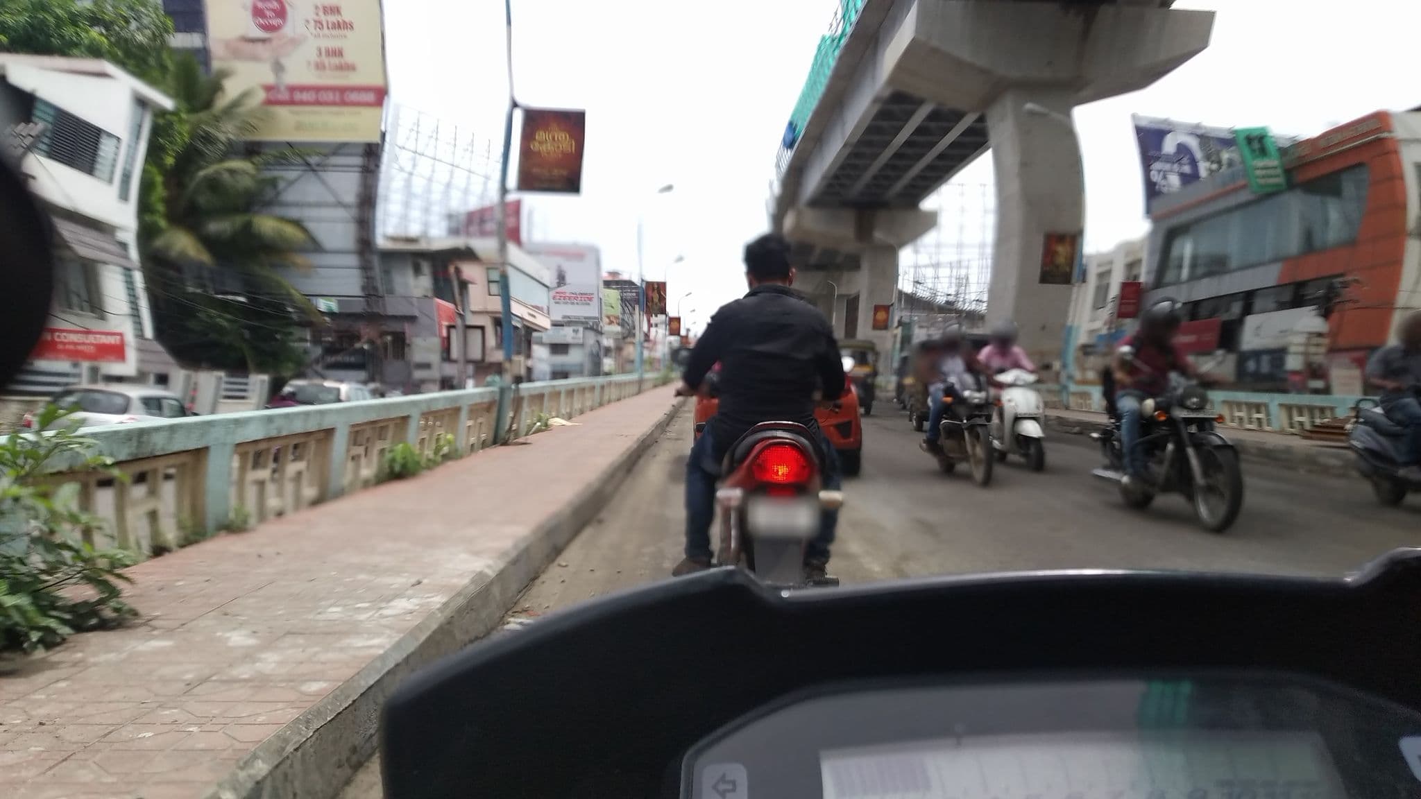 Street view near Hotel Castle Rock, Kanayannur — © jothishbabu (CC BY-SA · Mapillary)