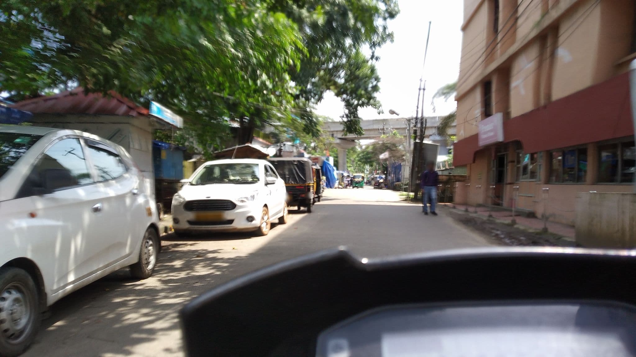 Street view near Hotel South Regency, Ernakulam, Kanayannur — © jothishbabu (CC BY-SA · Mapillary)