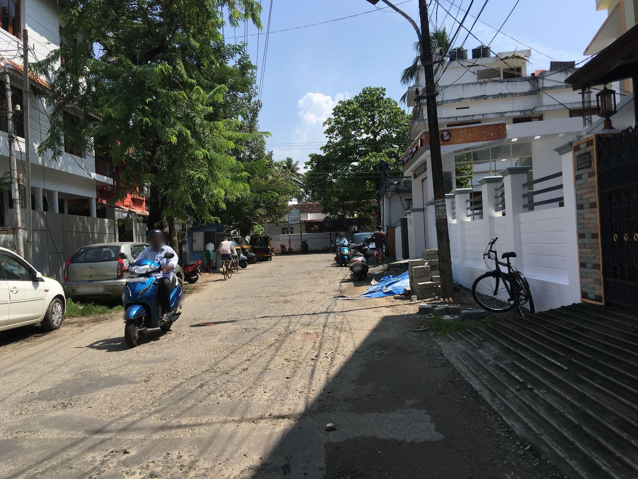Street view near St Michaels Inn, Vypīn — © livableurbanism (CC BY-SA · Mapillary)