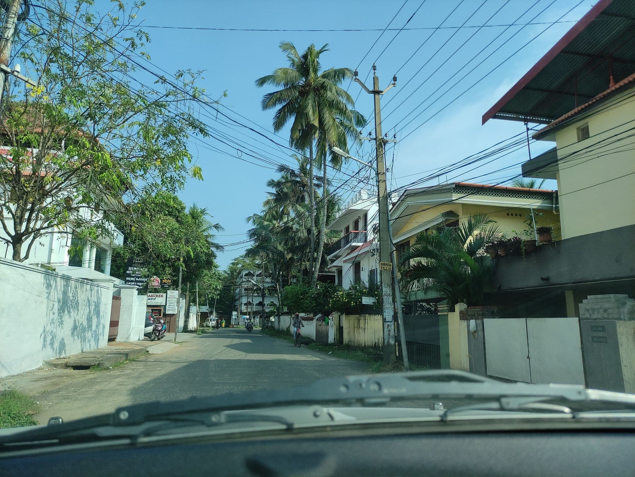 Street view near Serenity Homestay, Vypīn — © gascan (CC BY-SA · Mapillary)