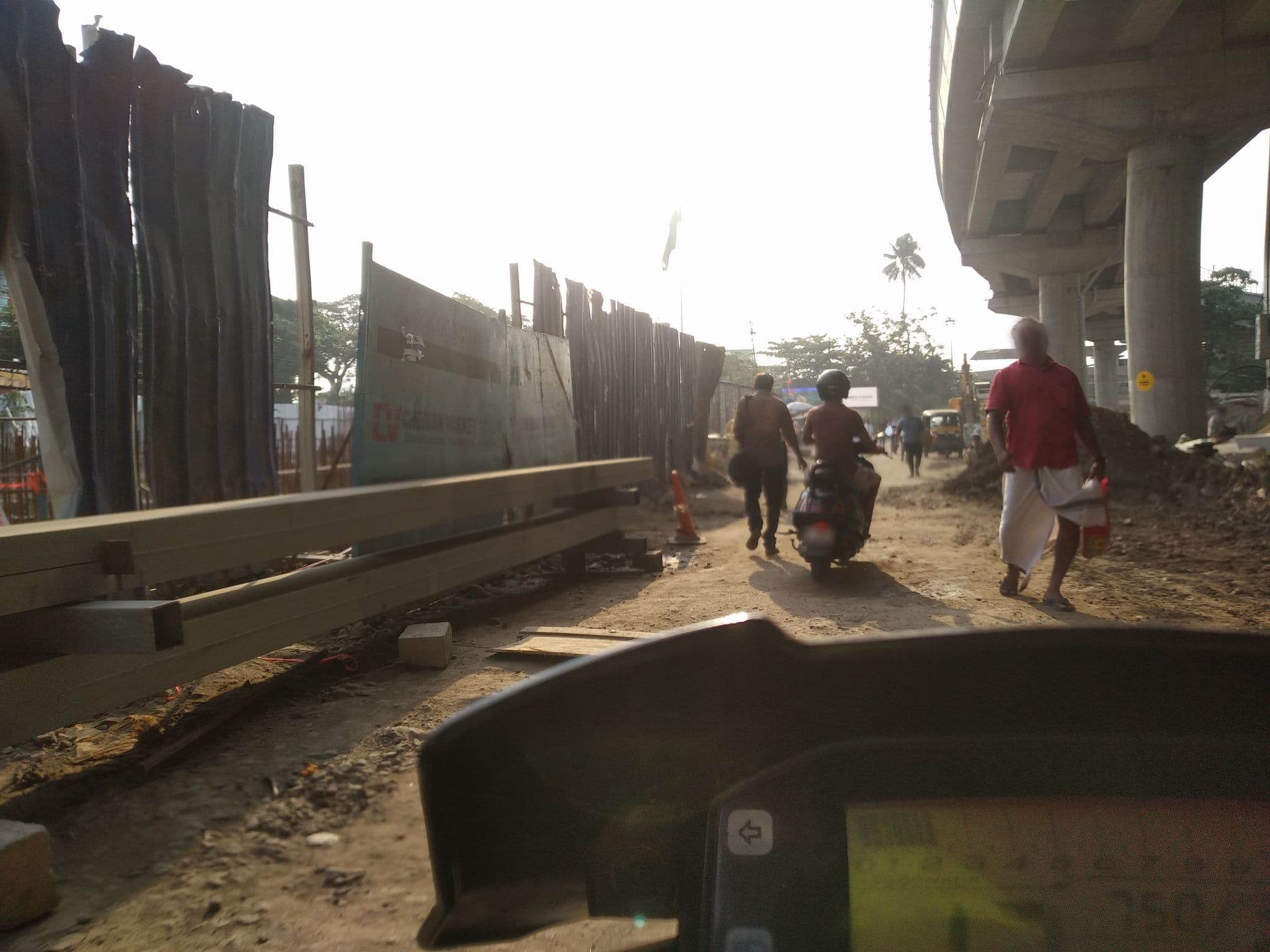 Street view near Emiratesresidency, Kanayannur — © jothishbabu (CC BY-SA · Mapillary)