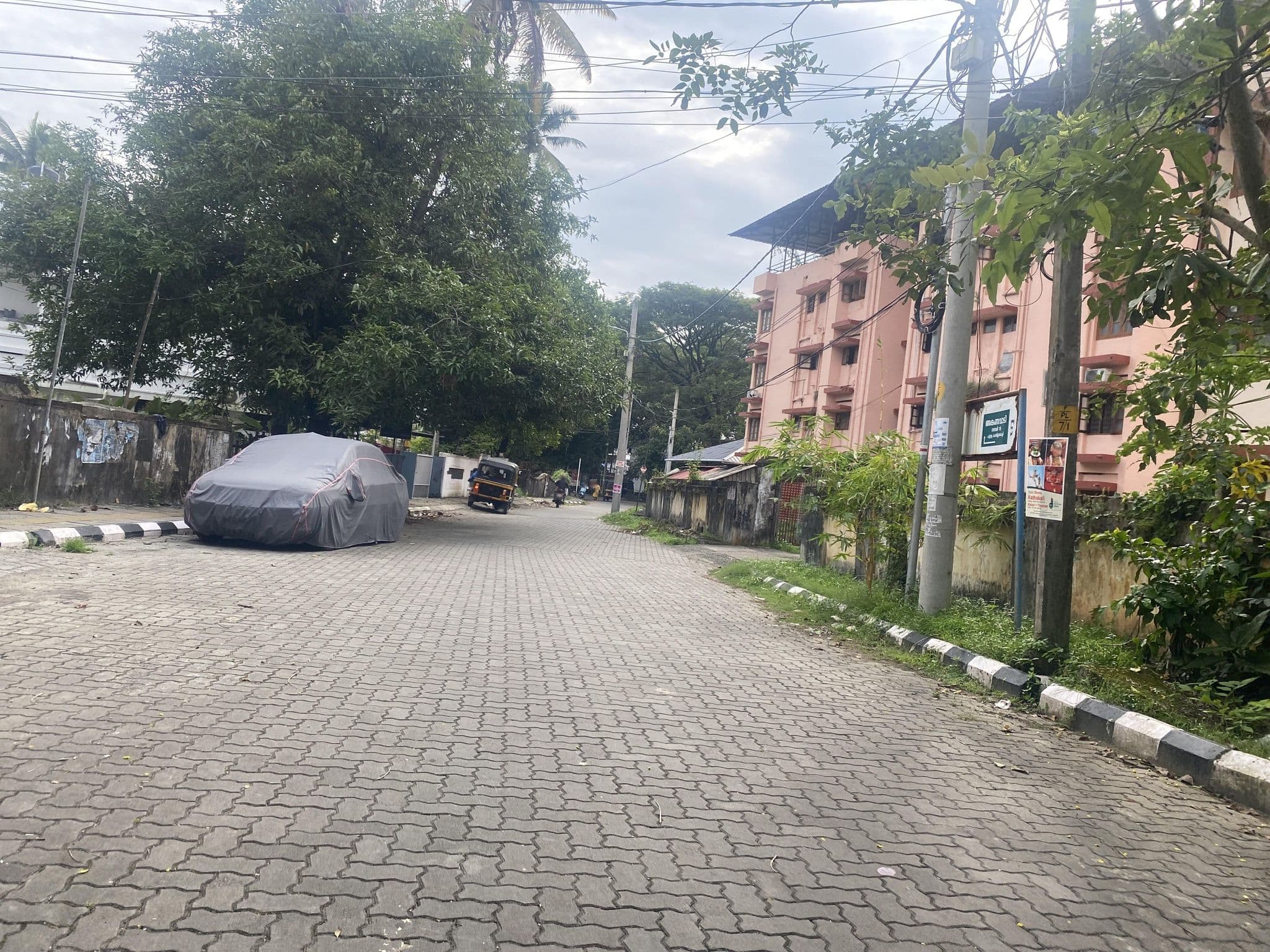 Street view near Intrepid Lodge, Vypīn — © raposa (CC BY-SA · Mapillary)