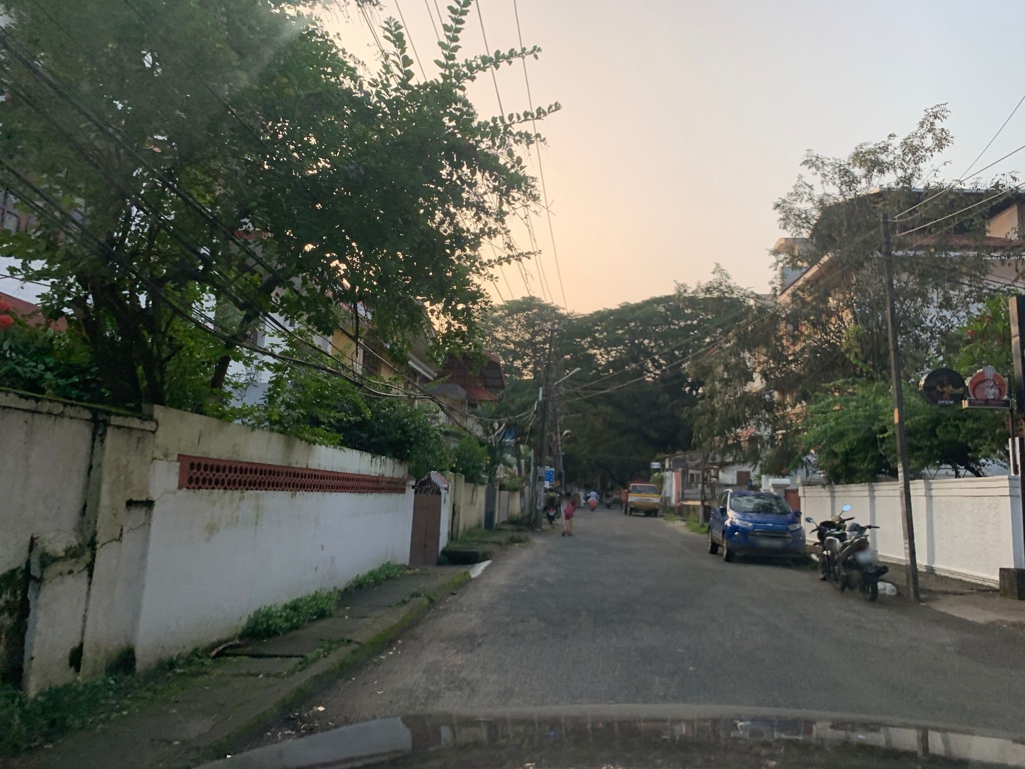 Street view near Nenas Inn, Vypīn — © livableurbanism (CC BY-SA · Mapillary)