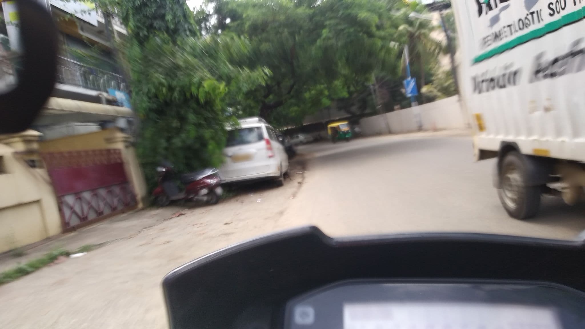 Street view near Puthens Capitol INN, Kanayannur — © jothishbabu (CC BY-SA · Mapillary)