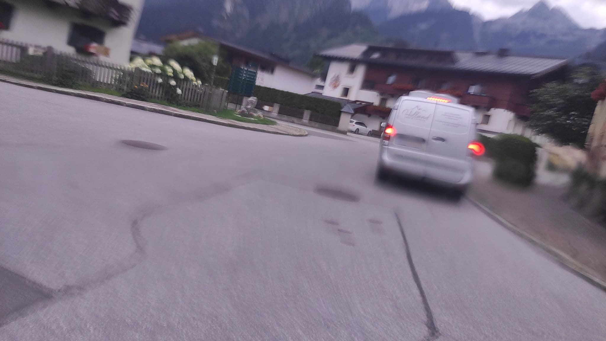 Street view near Gasthof zum Schweizer, Lofer — © consens_verkehrsplanung (CC BY-SA · Mapillary)