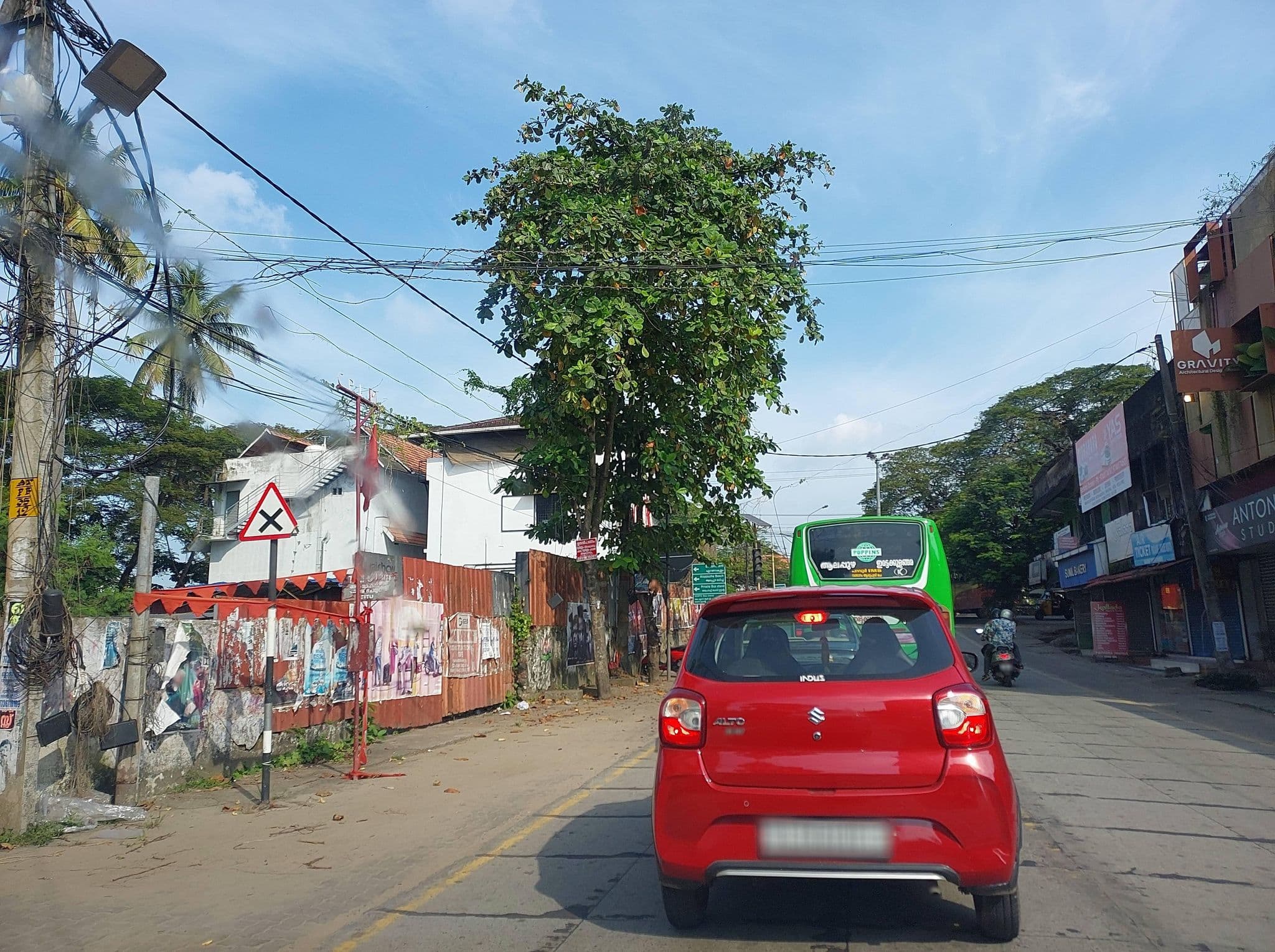 Street view near Kayaloram Lake Resort, Alappuzha — © V15 (CC BY-SA · Mapillary)