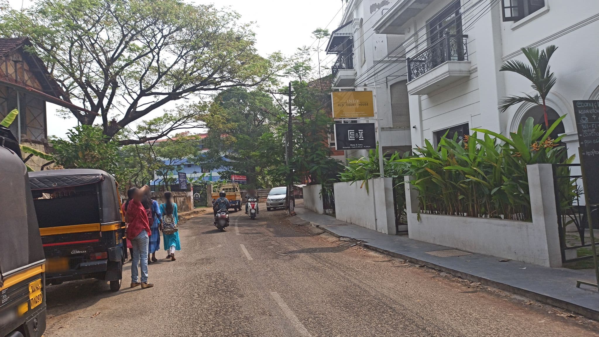 Street view near Treebo Trend Moidus Heritage, Vypīn — © livableurbanism (CC BY-SA · Mapillary)