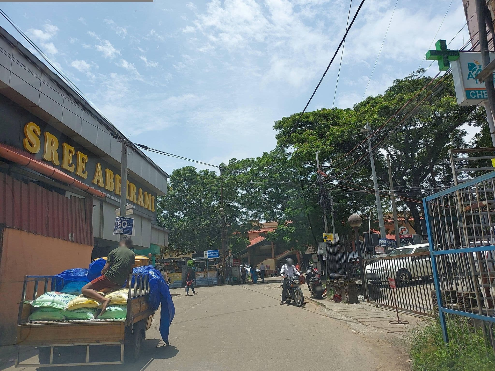 Street view near Hotel Classic, Mulavukad — © V15 (CC BY-SA · Mapillary)