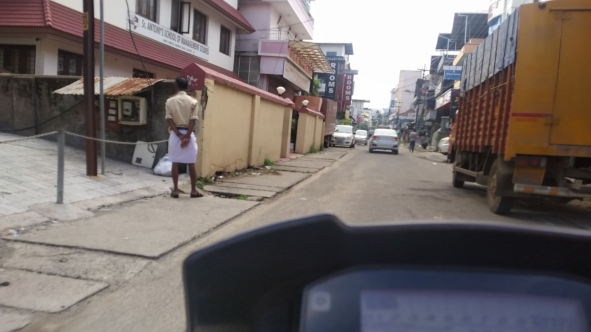 Street view near Mart View Hotel, Kanayannur — © jothishbabu (CC BY-SA · Mapillary)