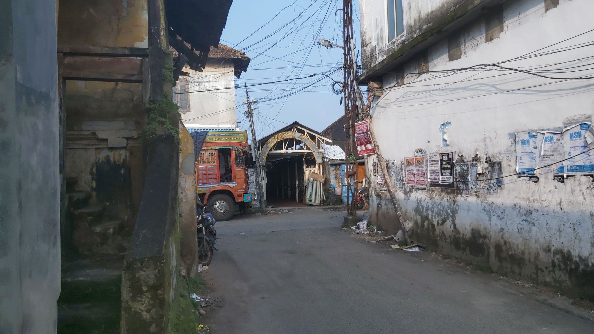 Street view near Hotel Lilly Grace, Vypīn — © livableurbanism (CC BY-SA · Mapillary)