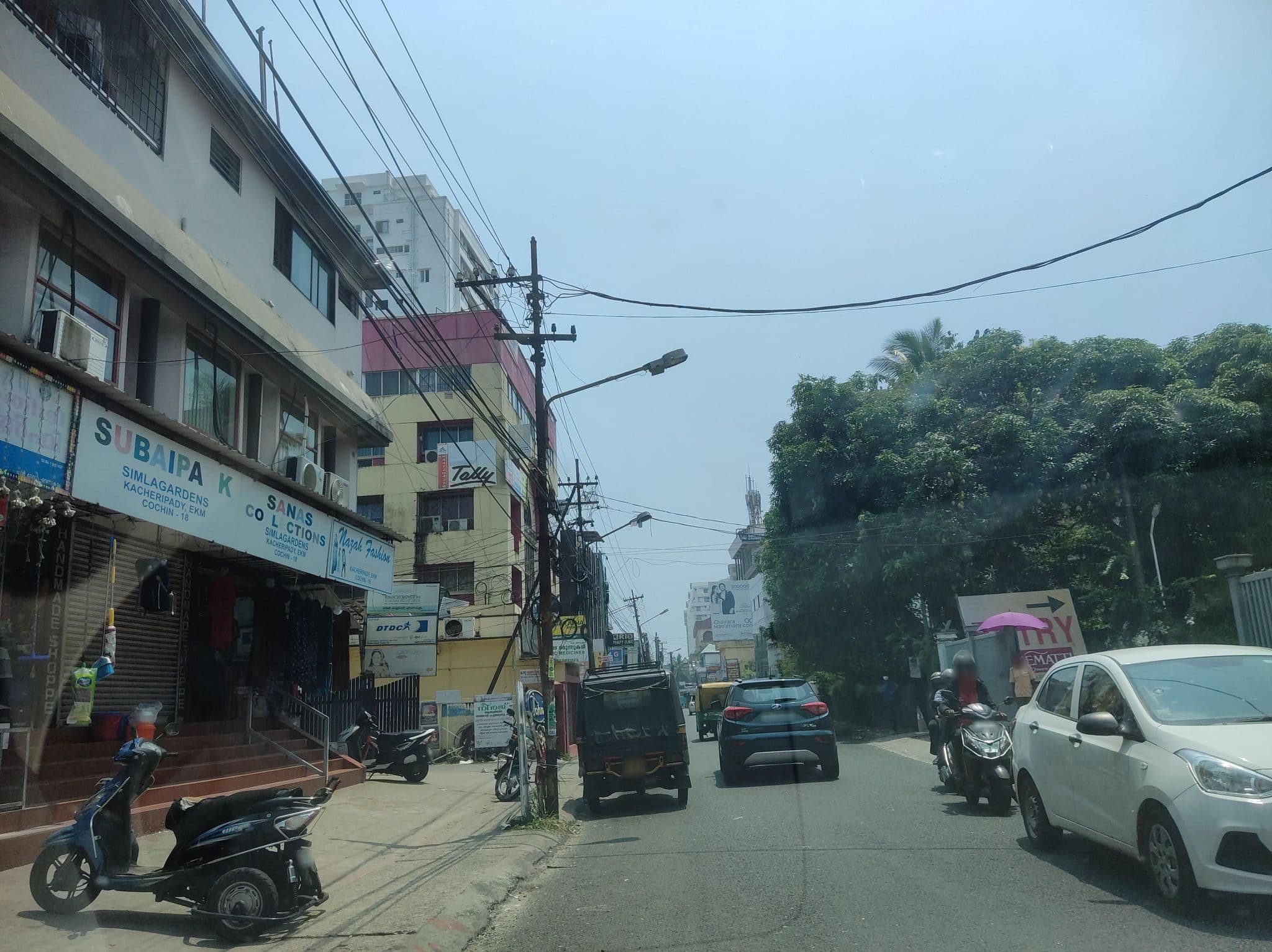 Street view near OYO 16611 Illam Heritage, Kanayannur — © V15 (CC BY-SA · Mapillary)
