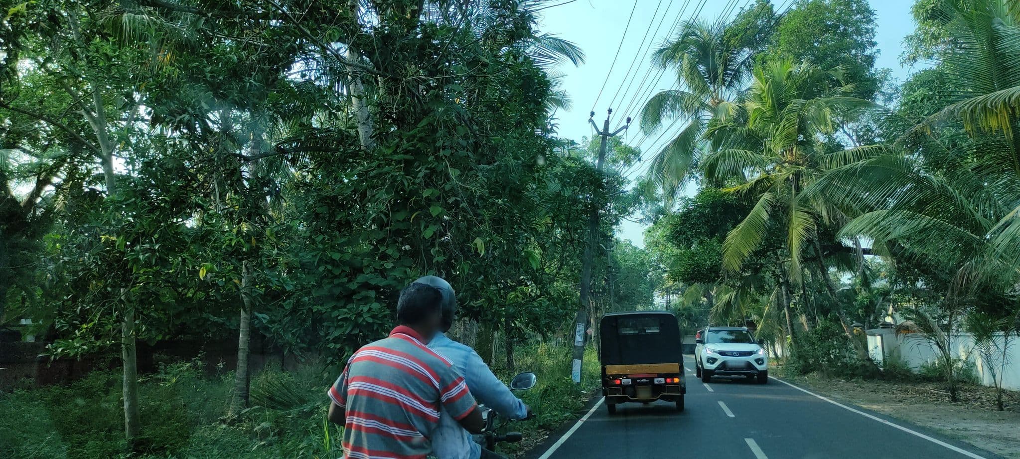 Street view near El Oceano Beach Villas, Kalavoor — © V15 (CC BY-SA · Mapillary)