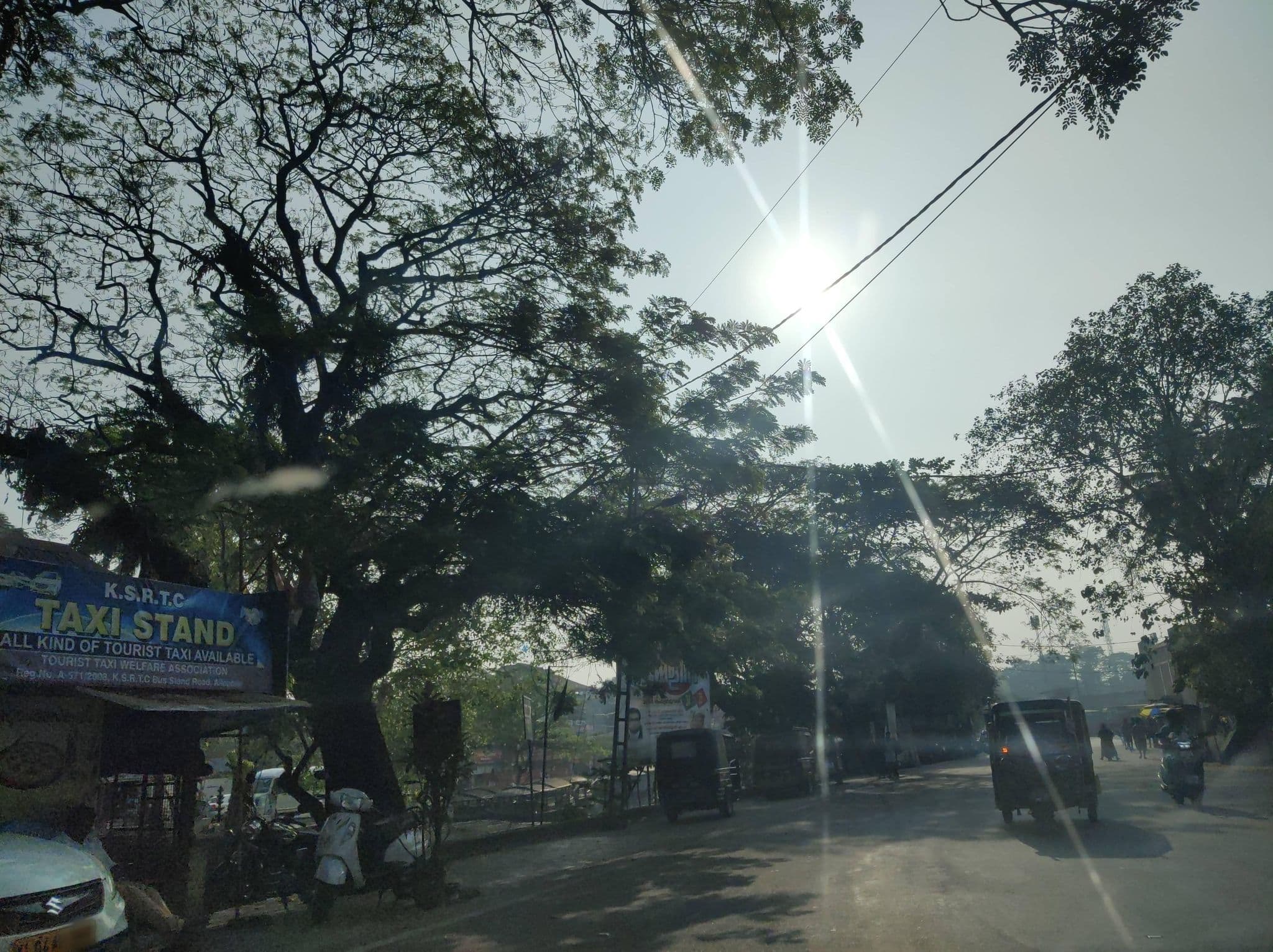 Street view near Yuvaraj Hotel, Alappuzha — © Gannu03 (CC BY-SA · Mapillary)