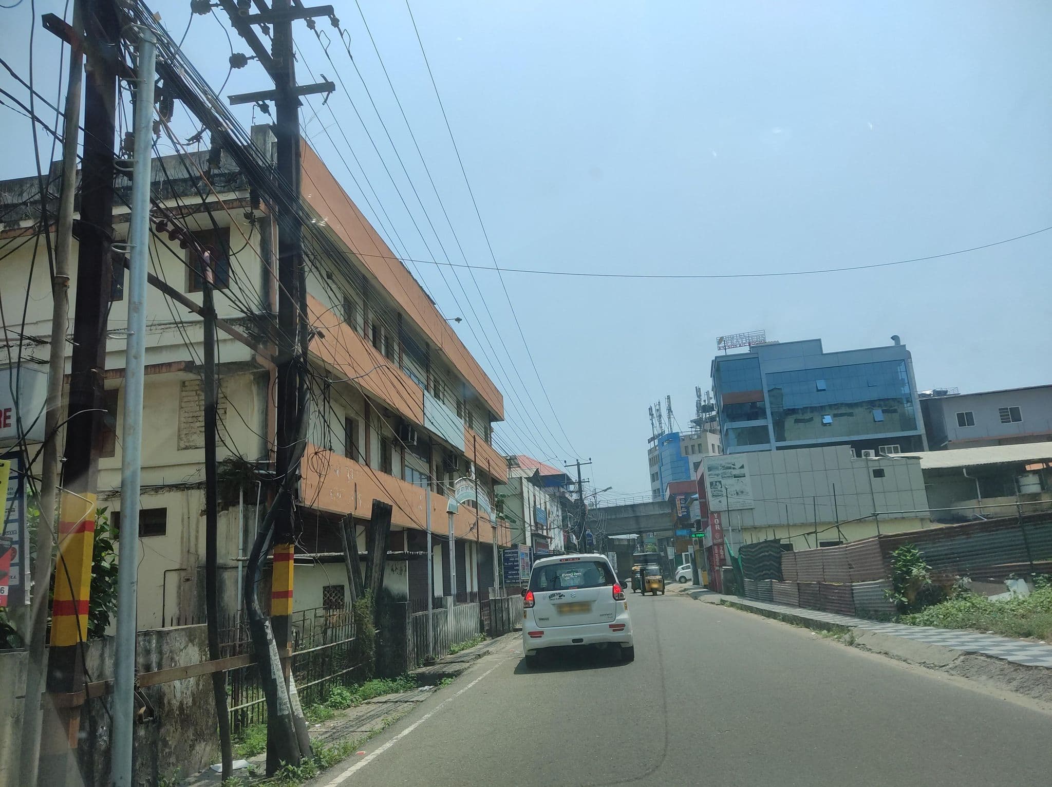 Street view near Gaanam Hotel, Kanayannur — © V15 (CC BY-SA · Mapillary)
