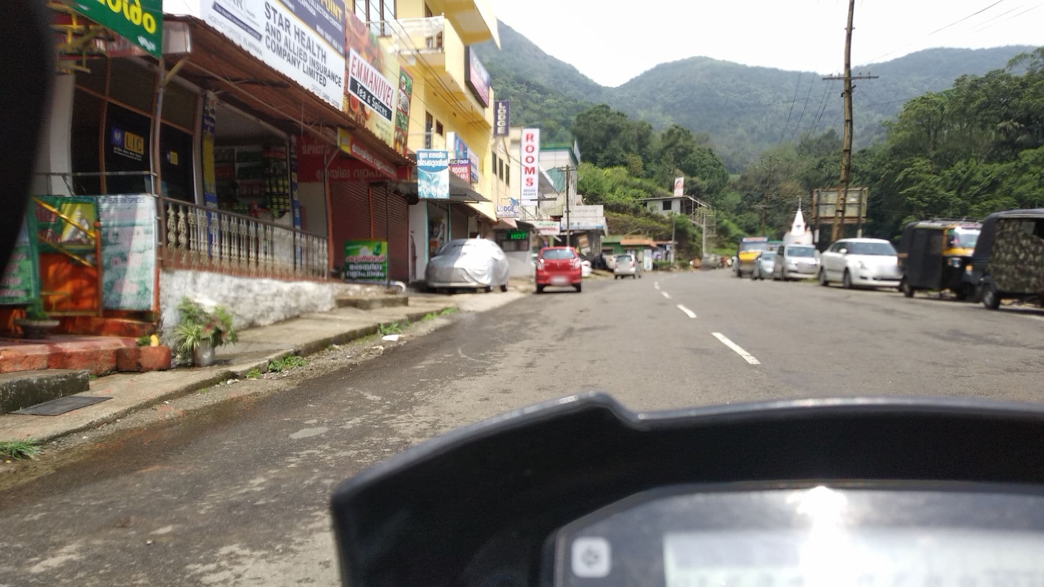 Street view near D Heavenly Mist Resorts, Erāttupetta — © jothishbabu (CC BY-SA · Mapillary)
