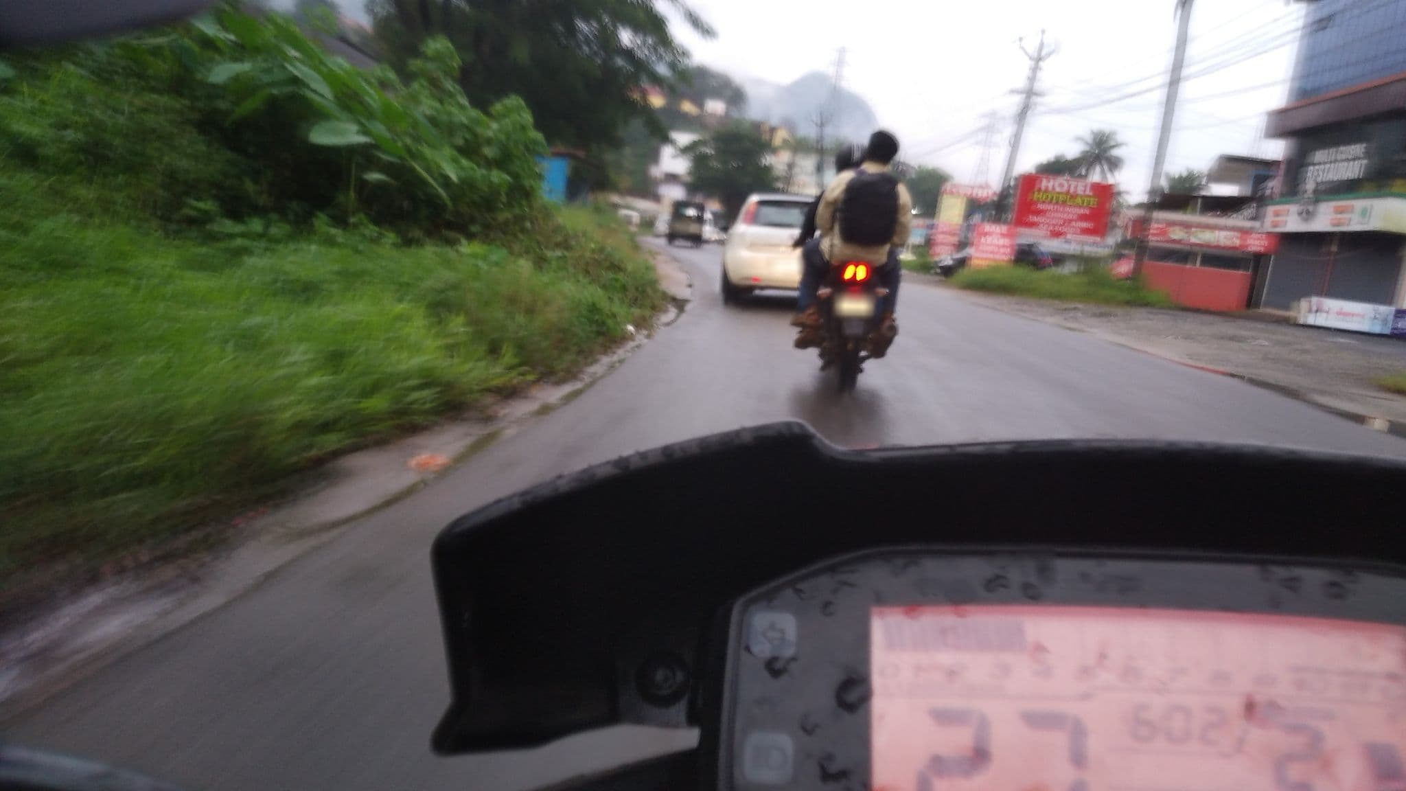 Street view near jüSTa Rangers Munnar Foothills, Munnar — © jothishbabu (CC BY-SA · Mapillary)