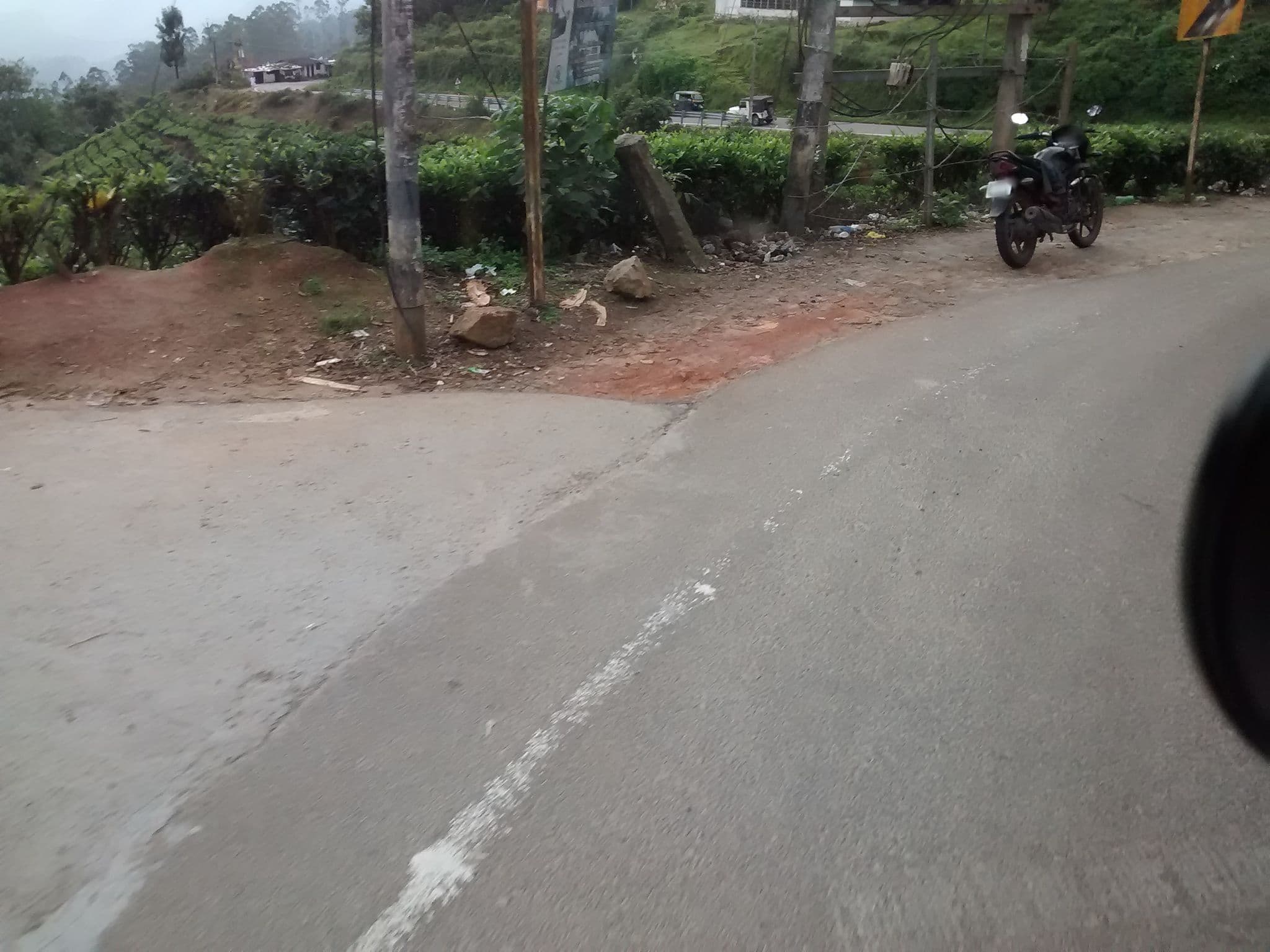 Street view near Bluebells Valley Resort, Munnar — © chethan (CC BY-SA · Mapillary)