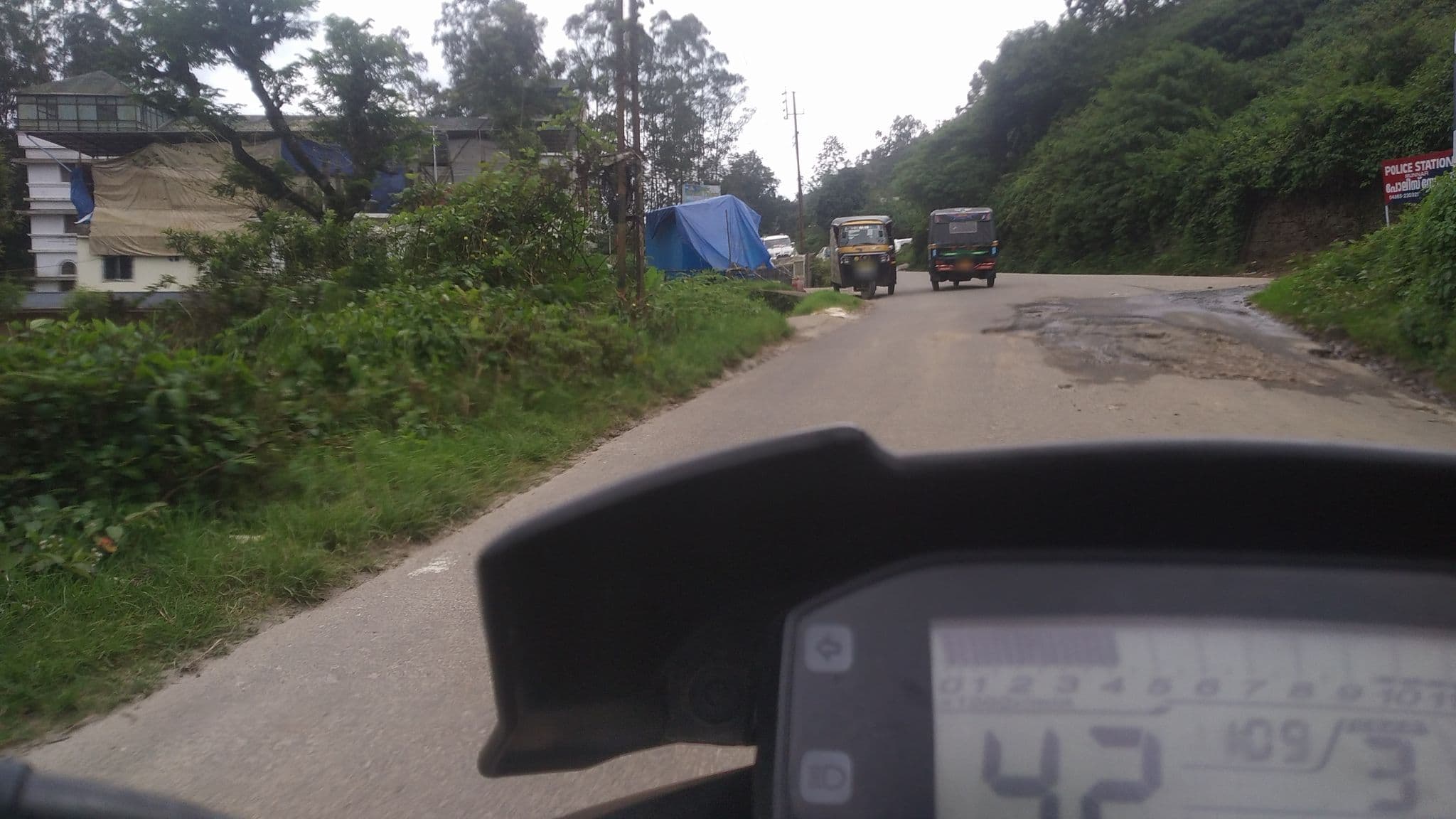 Street view near Leisure Inn - Le Celestium, Munnar — © jothishbabu (CC BY-SA · Mapillary)