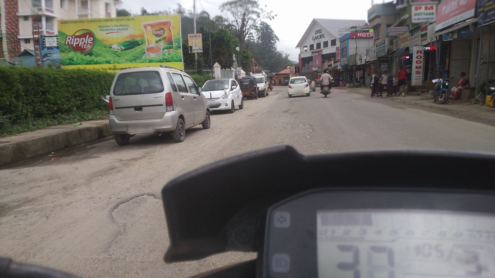 Street view near Ashwin Inn, Munnar — © jothishbabu (CC BY-SA · Mapillary)