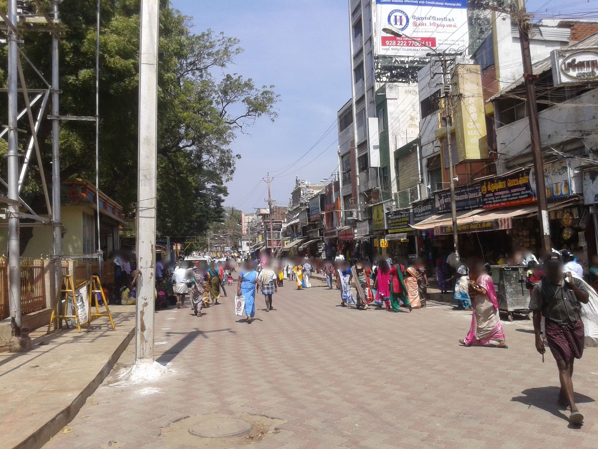 Street view near New Manorama Hotel, Madurai — © sindhu94 (CC BY-SA · Mapillary)
